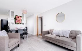 Fairytale 2 Bedroom Apartment City Centre Free Parking